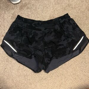 Black camo hotty hot 2.5 inch inseam